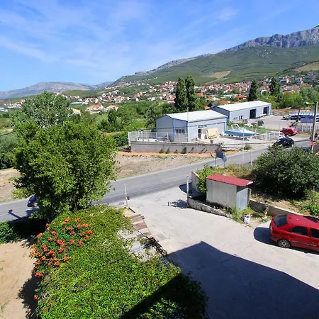 Apartment Beach アパート *